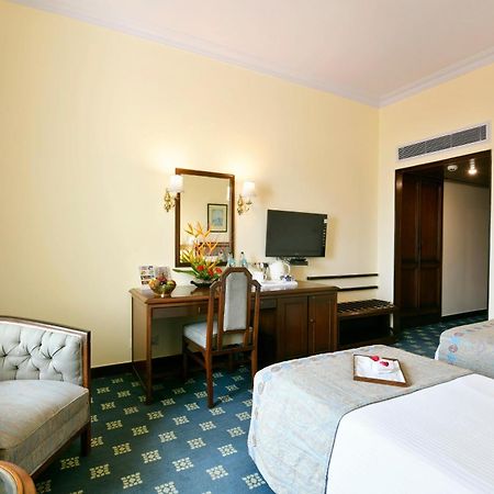 Peerless Hotel Calcuta Exterior foto