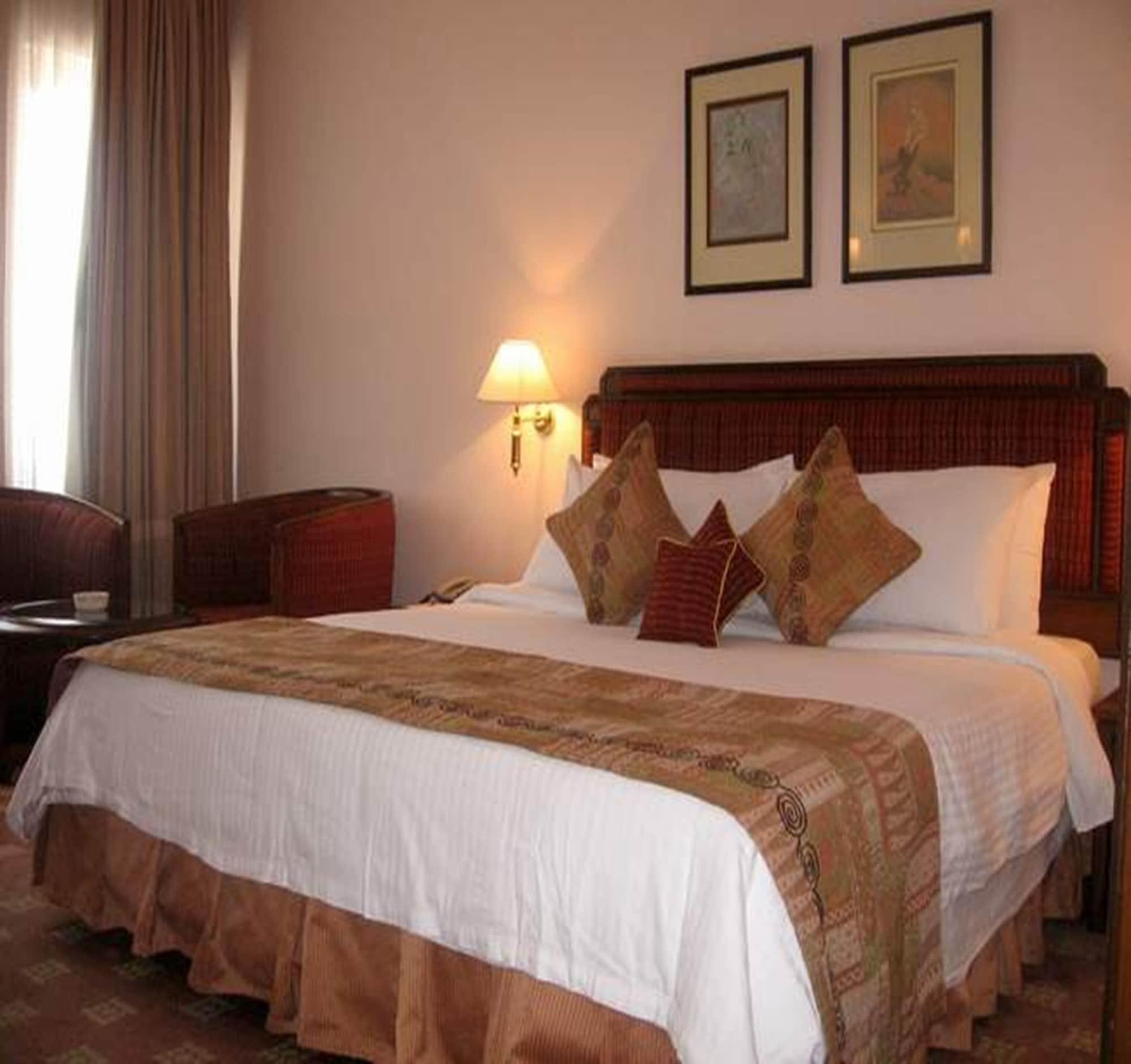 Peerless Hotel Calcuta Habitación foto