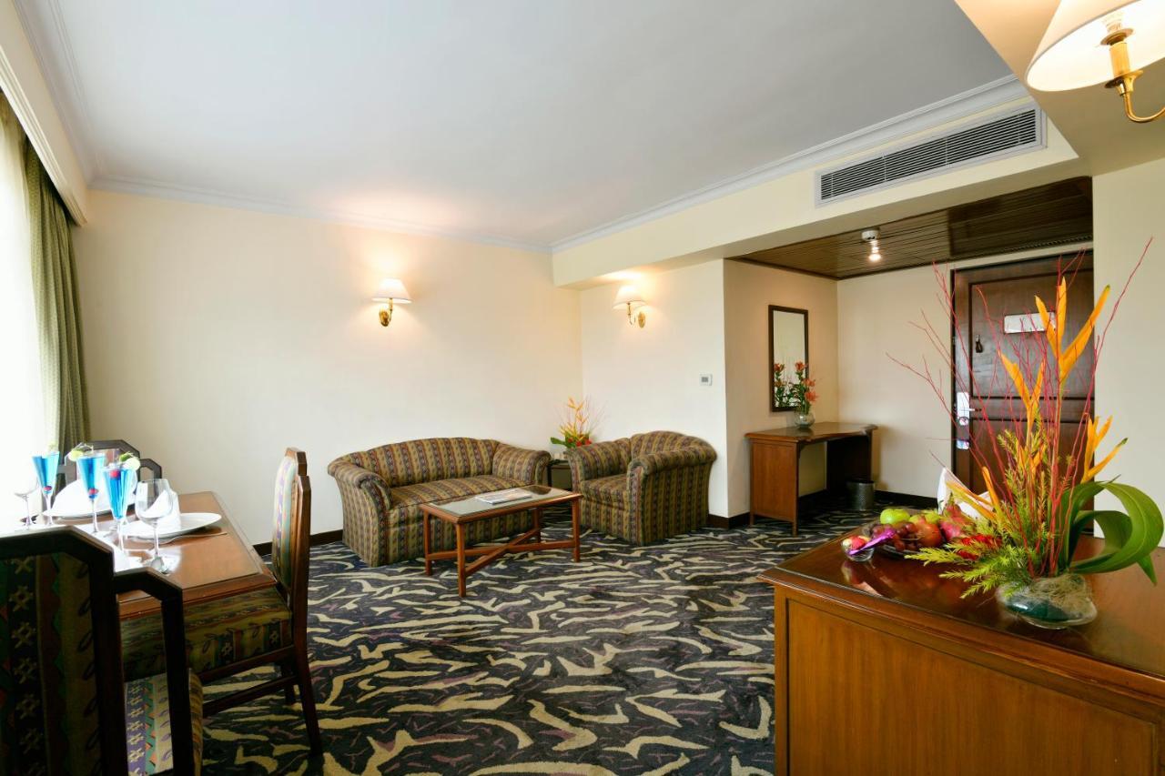 Peerless Hotel Calcuta Exterior foto